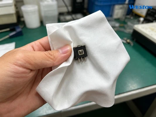 Class 100 Cleanroom wipes cleaning optical coupler end face to remove dust and oil stains